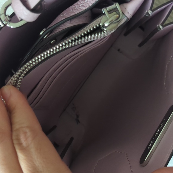 Michael kors mini tote 🩷🖤 Limited time 50🖤🩷 - Picture 7 of 9